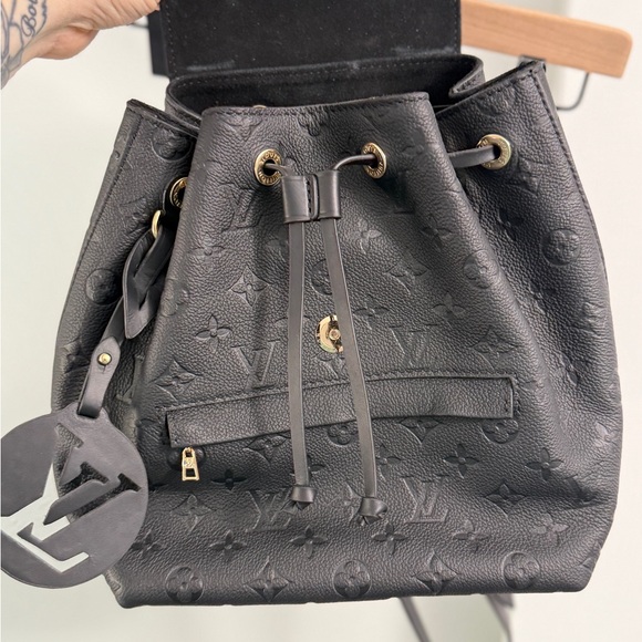 Louis Vuitton Black Backpack dupe - Picture 4 of 8